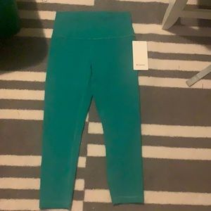 Lululemon Wunder Train HR Crop 23”